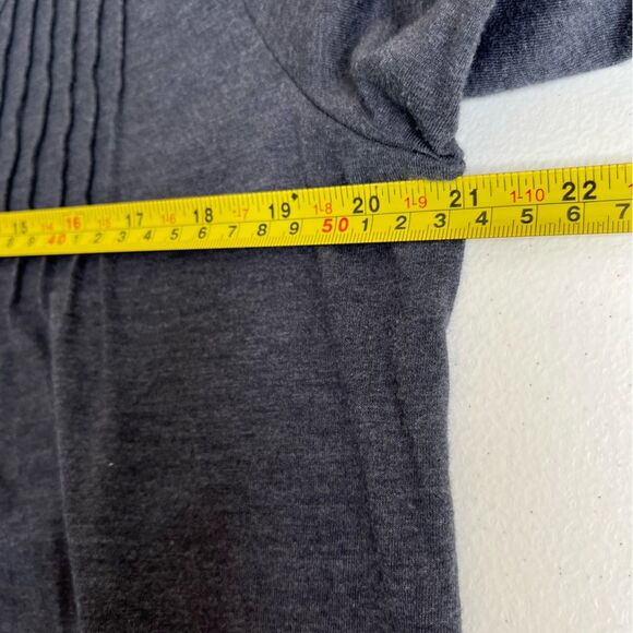 Old Navy Pintuck Button Front Short Roll Tab Gray V Neck Tunic T Women Large - Picture 10 of 13